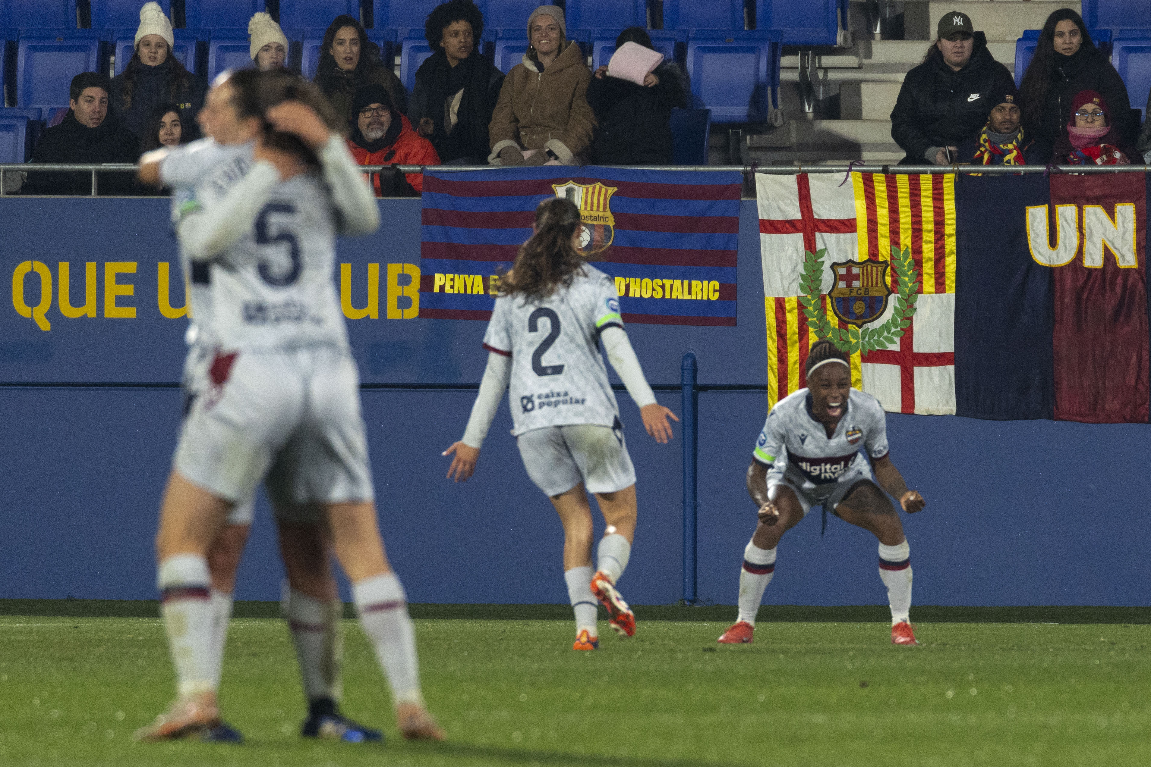 Ivonne Chacón marcó un golazo y acabó con el invicto de seis años de Barcelona