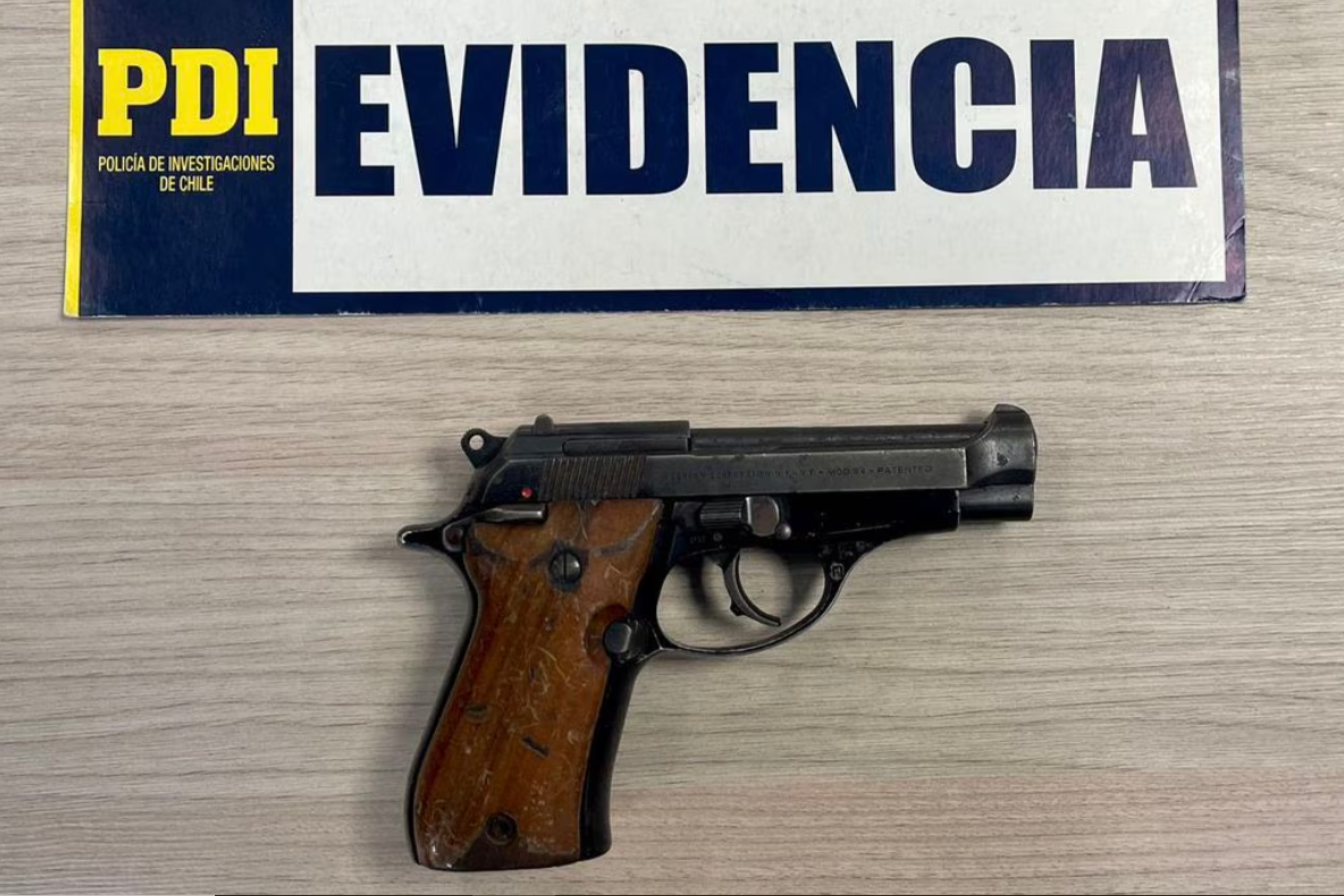 El misterio del arma de Pinochet que apareció en manos de un joven luego de 9 años