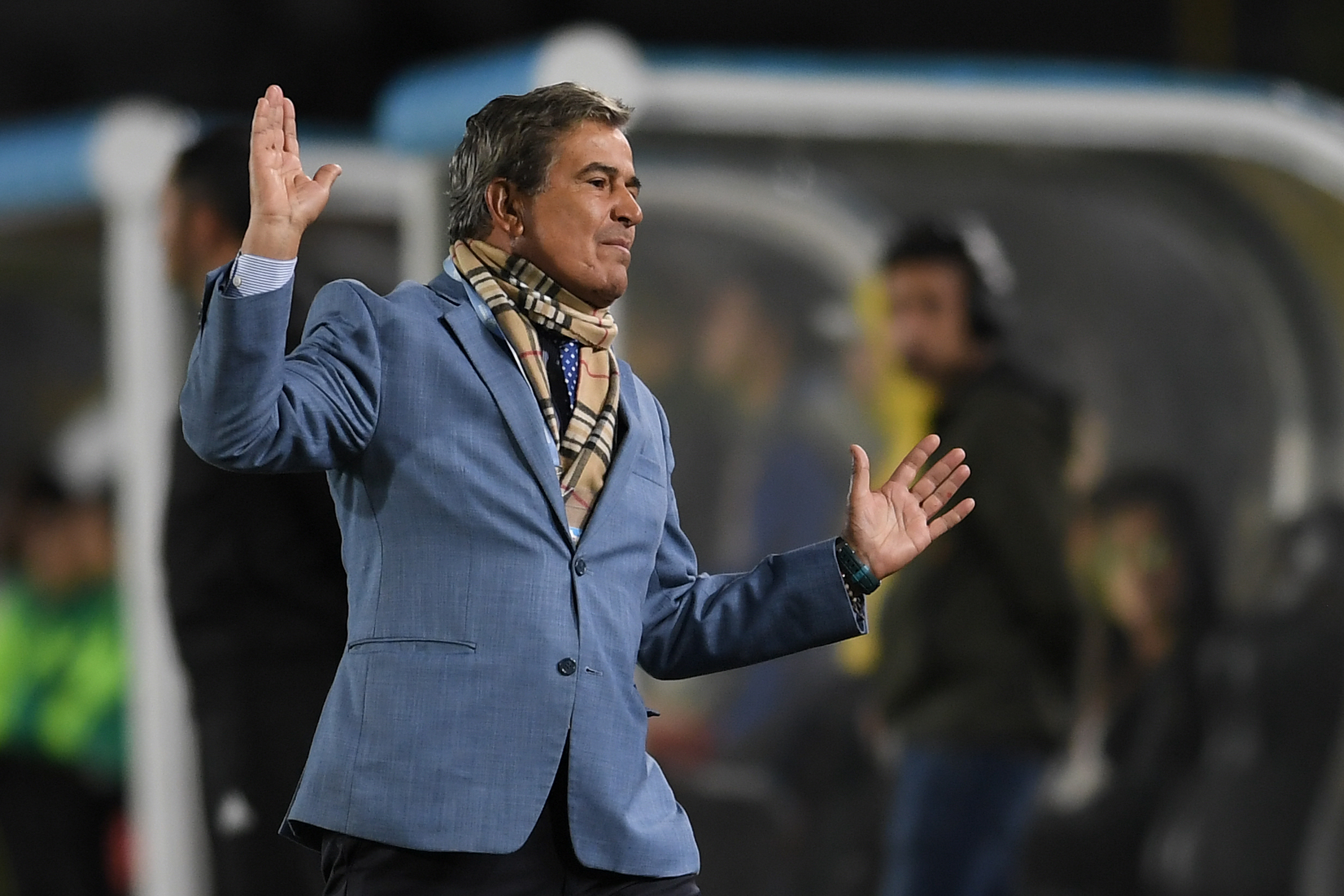 Jorge Luis Pinto no seguirá como entrenador de la selección de Emiratos Árabes Unidos