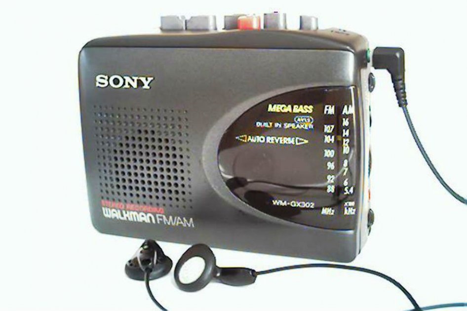 Sin 'cassette' y con pantalla, así es el nuevo walkman de Sony con 32 horas  de