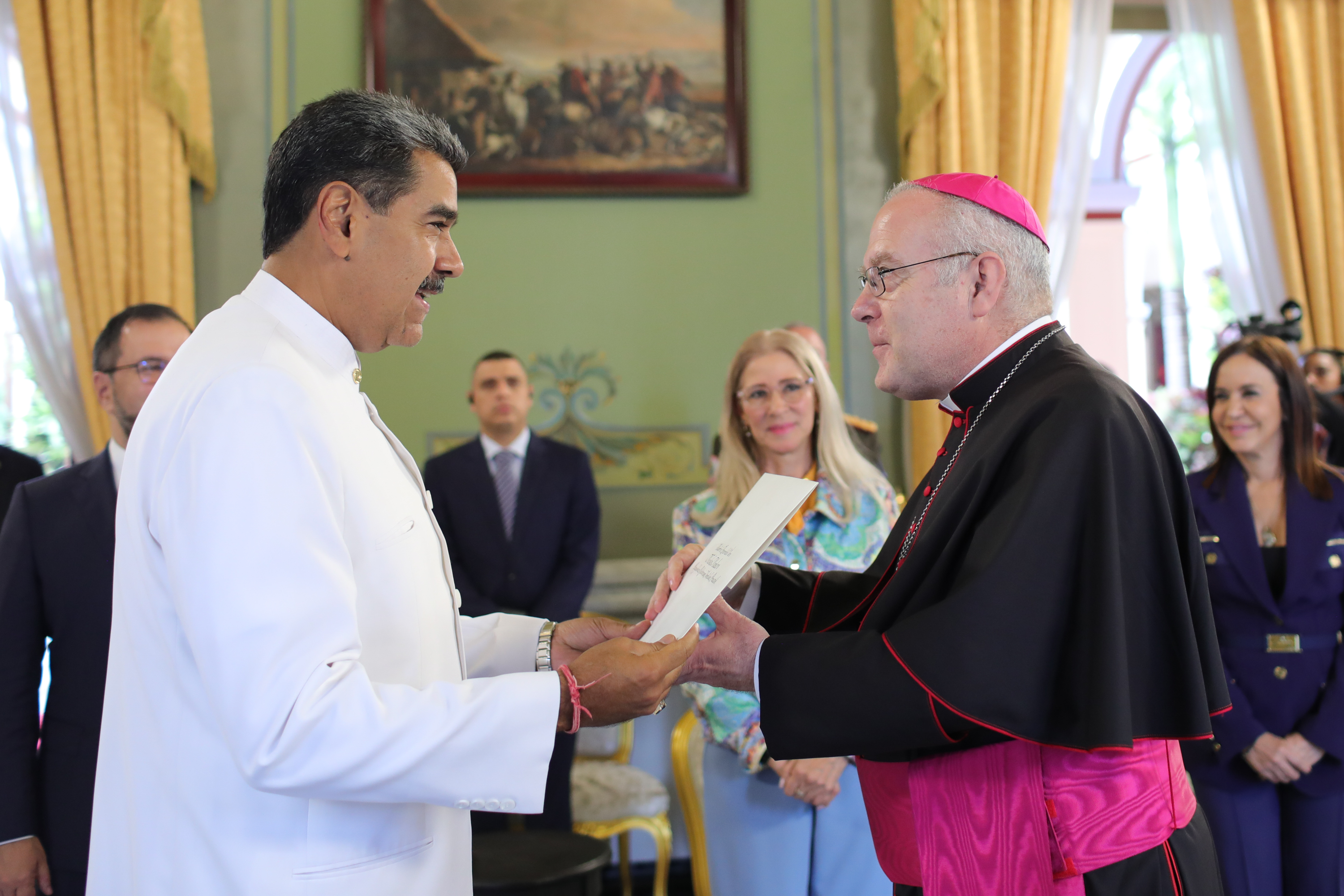 Nuncio apostólico del Vaticano entrega credenciales en Caracas: ¿qué implica?