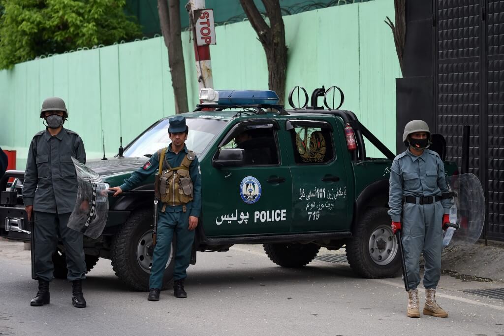 Estallido de violencia en Afganistán con al menos 25 muertos en dos ataques
