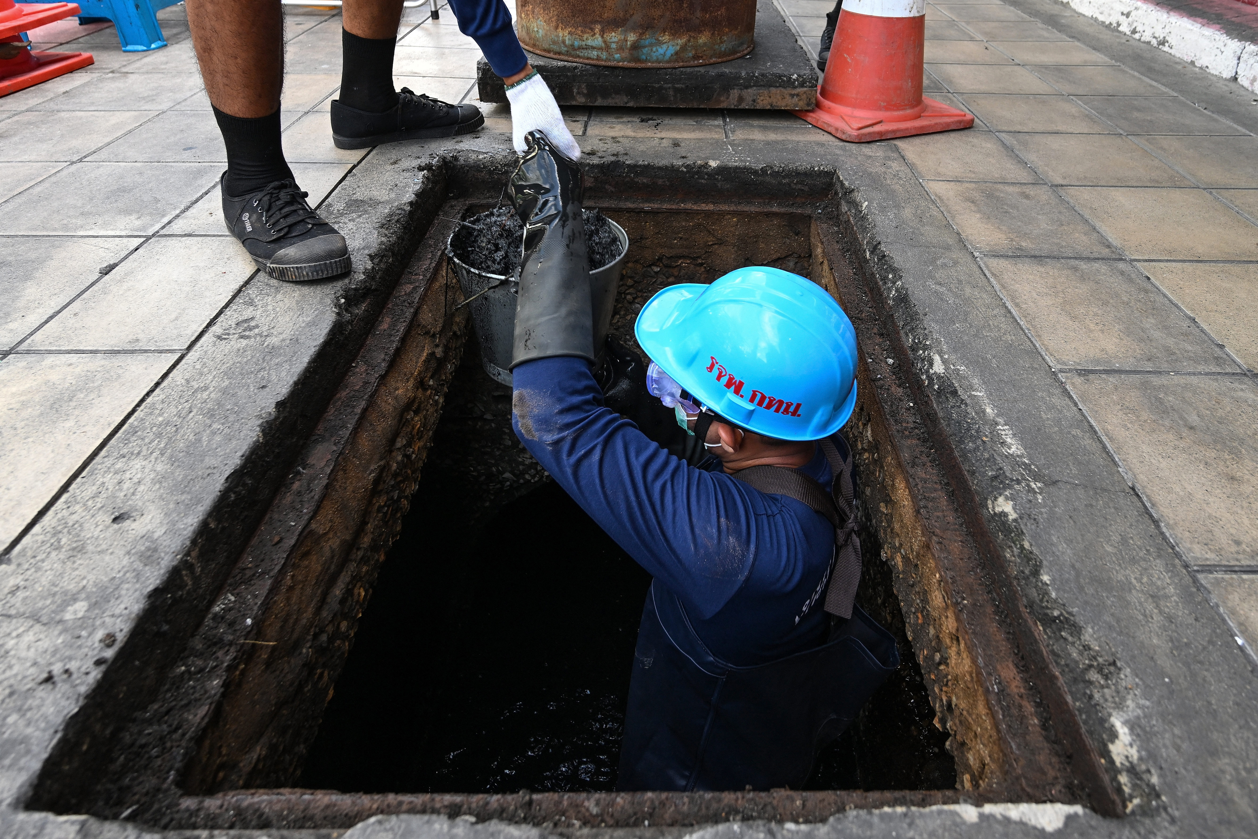 La desagradable tarea que hacen los presos en Bangkok