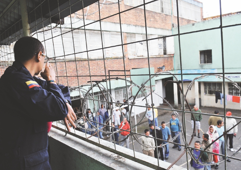 Integrantes de la Fuerza Pública deben ser recluidos en pabellones especiales: Corte