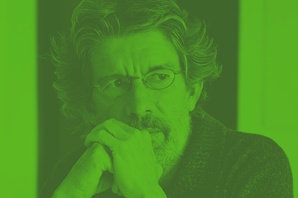 Me gustaría que se extinguieran los humanos rapaces, y sólo ellos: Tomás González