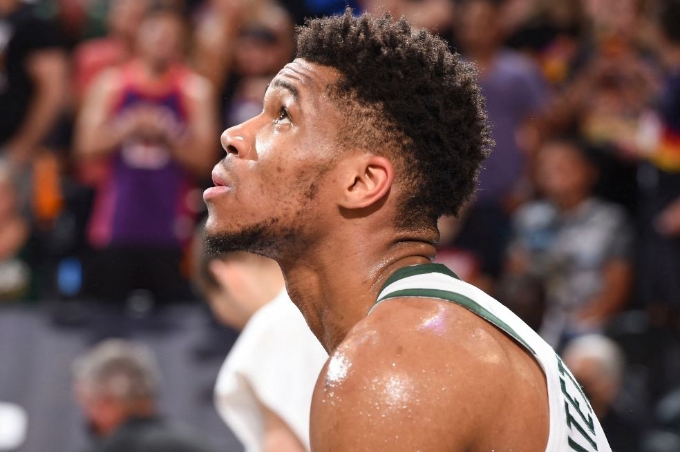 Los Bucks derrotaron a los Suns y están a una victoria del campeonato de la NBA