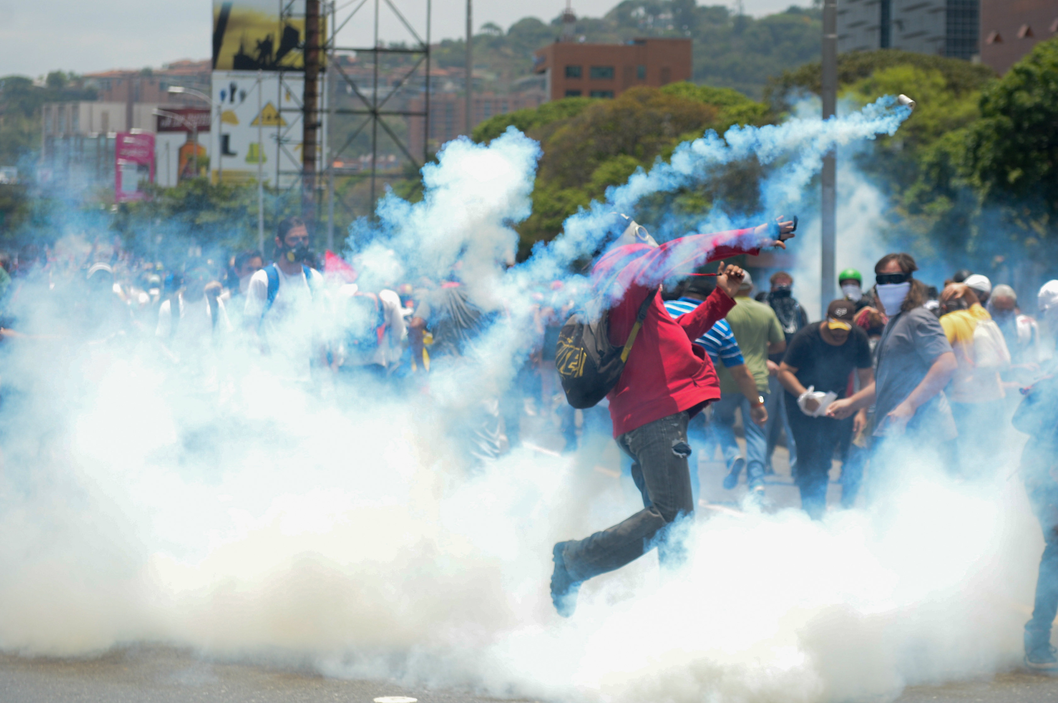 Oposición en Venezuela sigue protestando en las calles contra Nicolás Maduro
