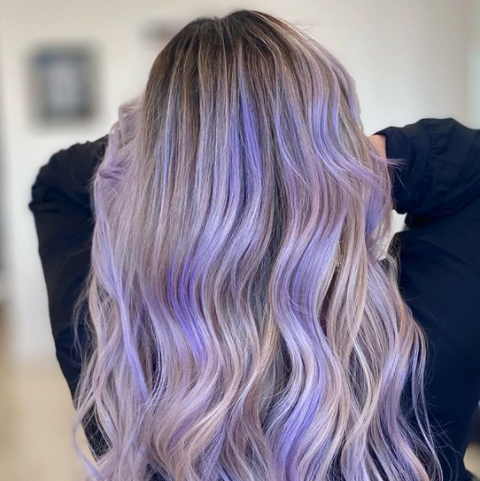 Lilac Balayage: La tendencia en tintura con el color oficial de 2022