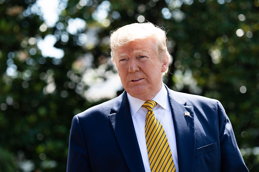 Trump niega las acusaciones de violación de la reconocida escritora estadounidense