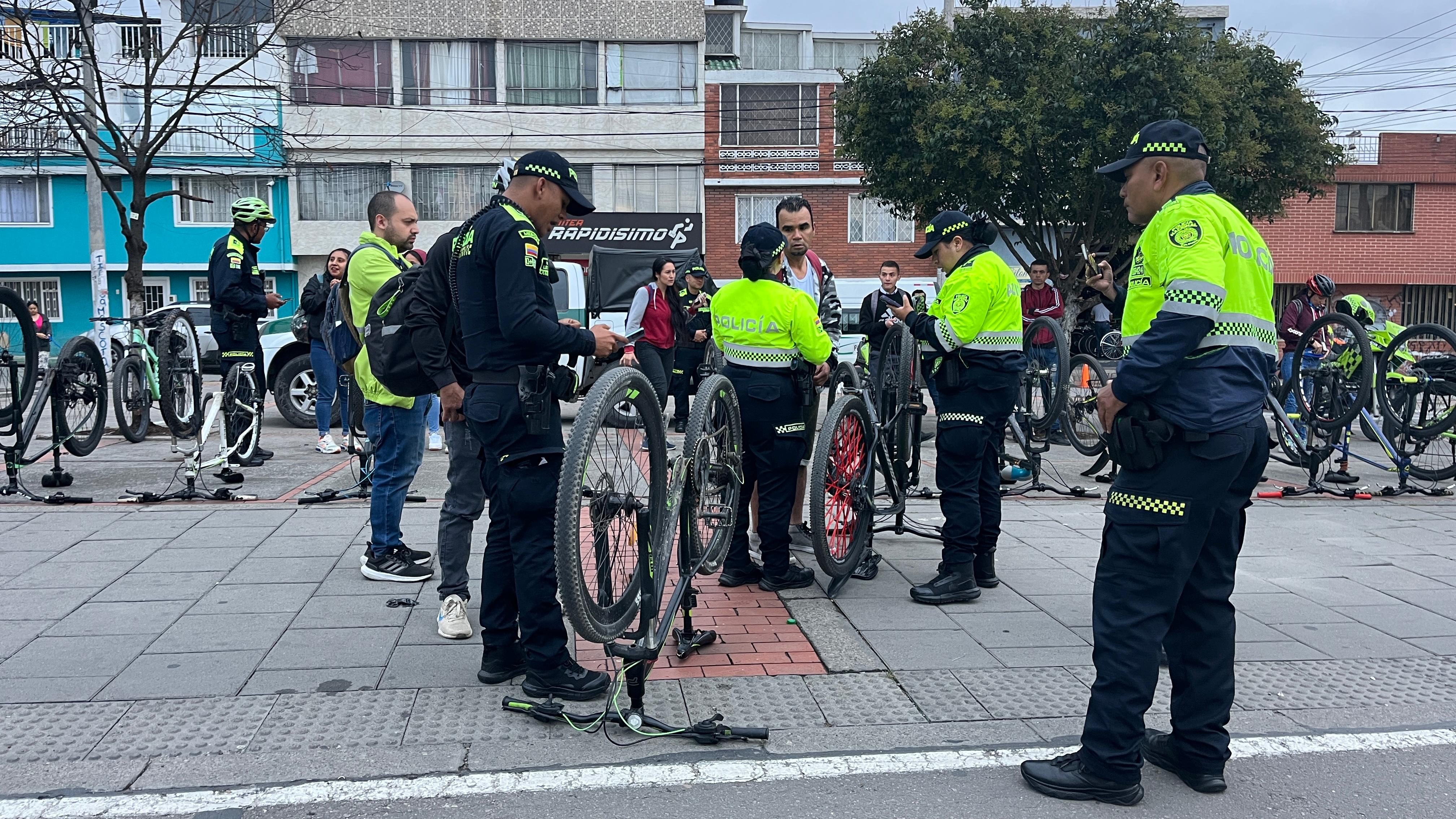 Policía recuperó y entregó a sus dueños 11 bicicletas que habían sido robadas