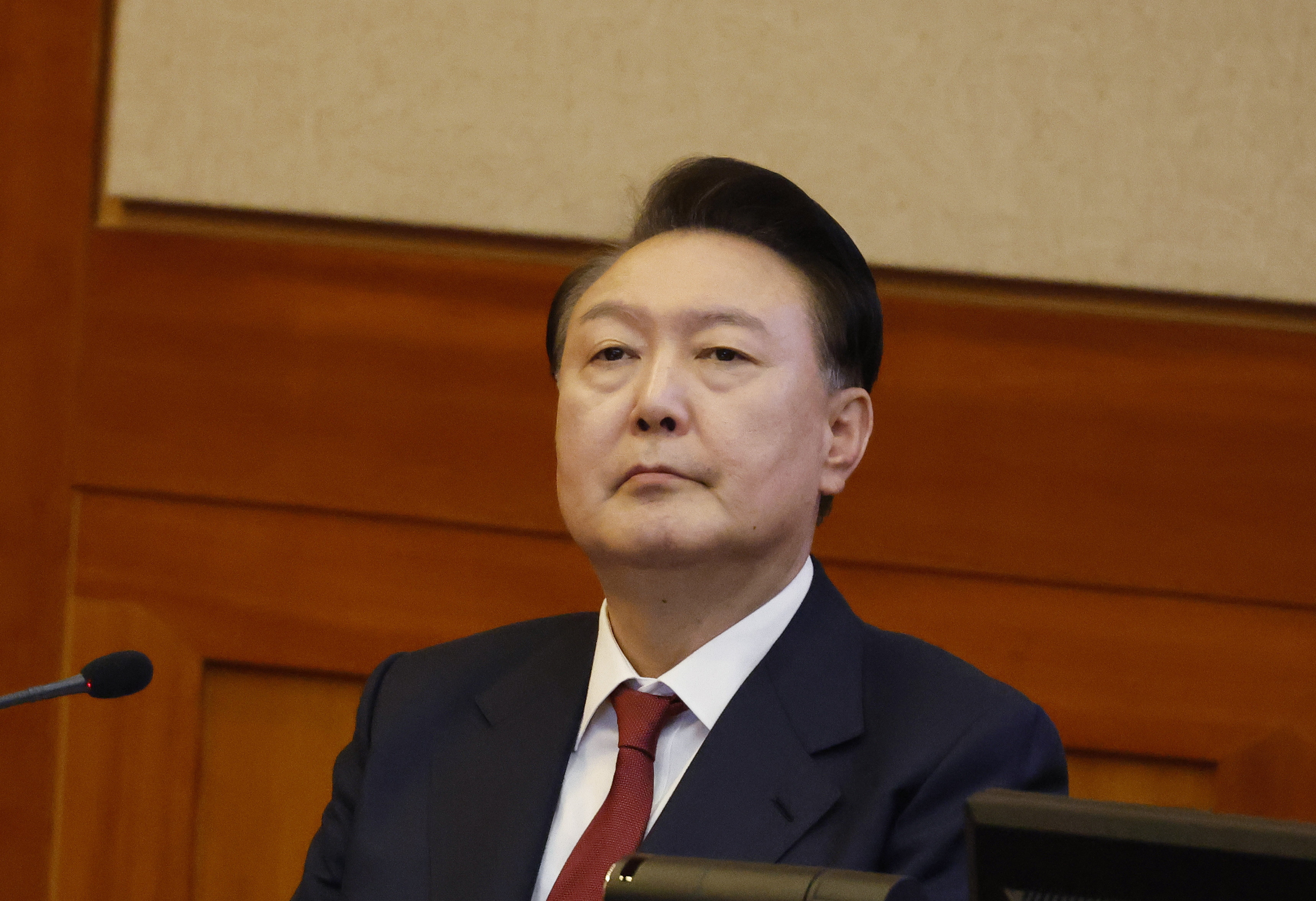Yoon, presidente surcoreano, imputado por declarar ley marcial y abuso de poder