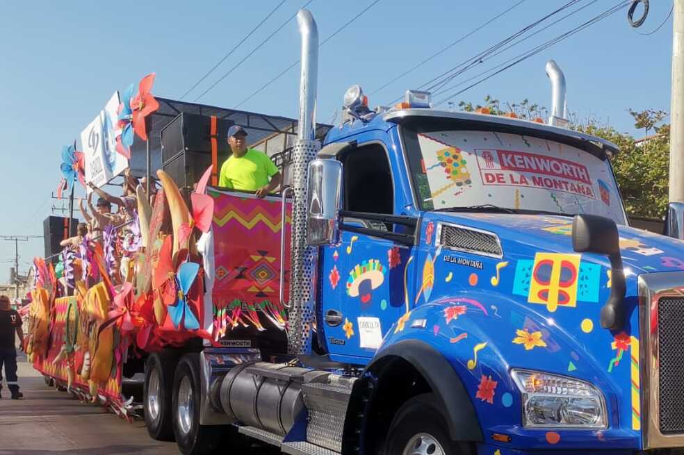El talento de Caracol Televisión y la revista Vea se tomaron el desfile más emblemático y simbólico del Carnaval de Barranquilla.