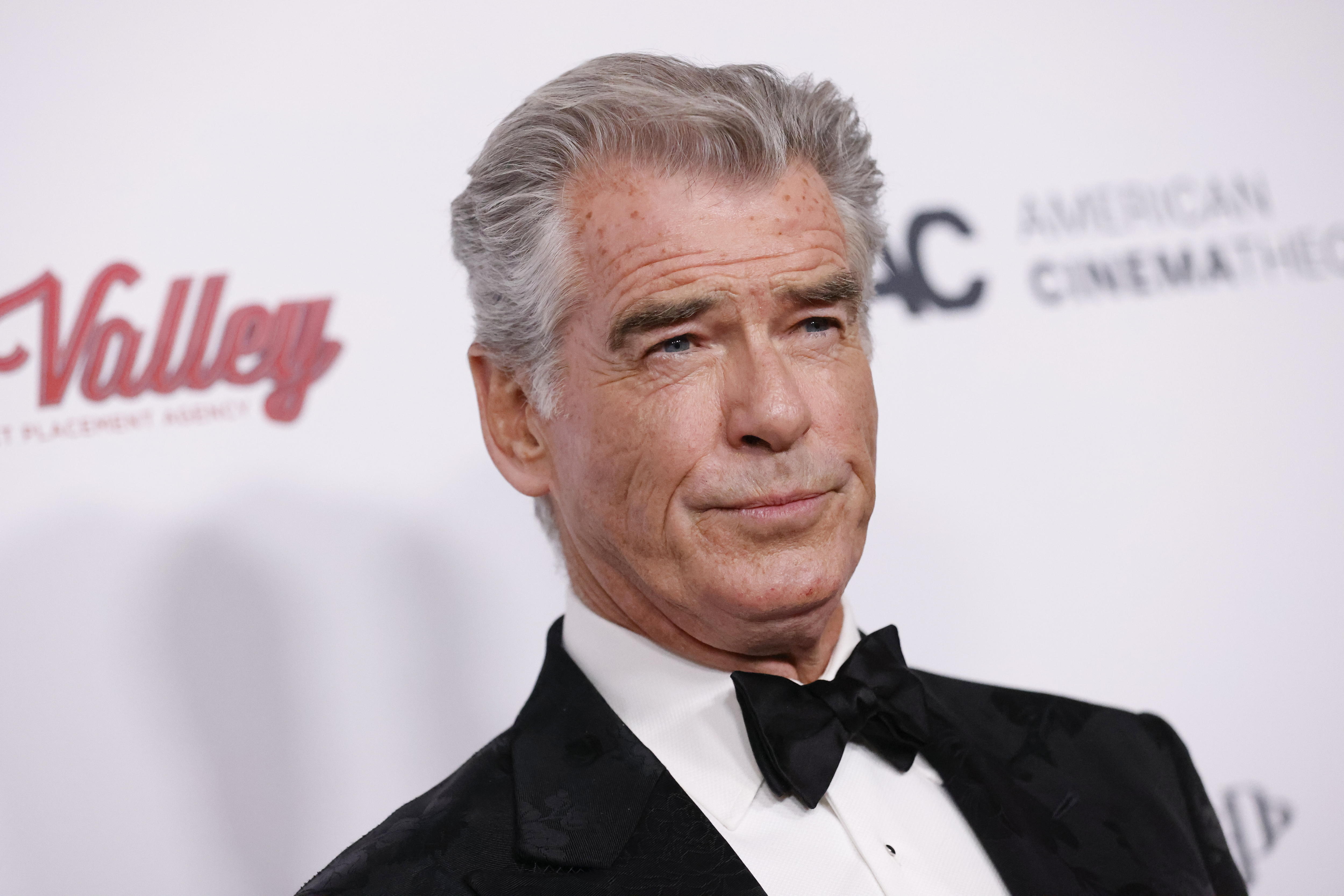 El actor Pierce Brosnan dice que el próximo James Bond no debe ser estadounidense