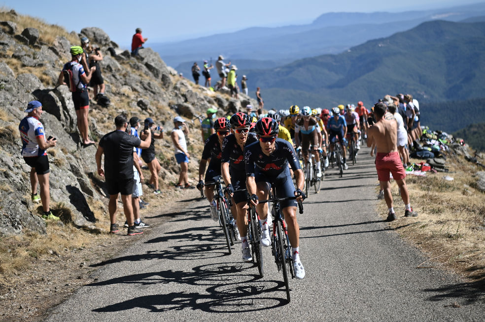 Ineos y Mitchelton, equipos de Bernal y Chaves, a un caso de covid de quedar expulsados del Tour