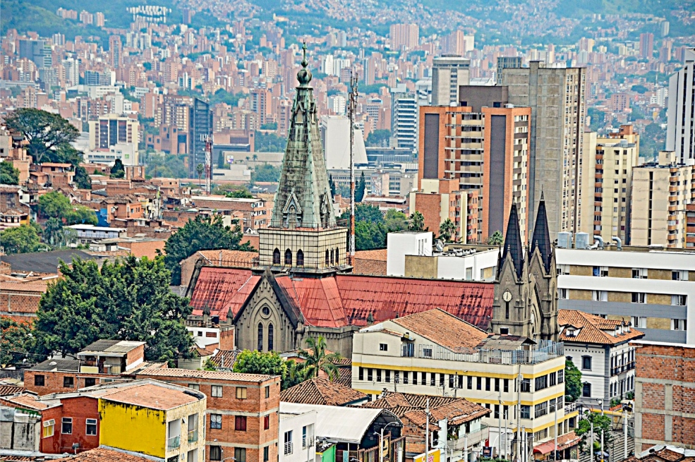 Pico y cédula Medellín hoy: horarios y restricciones este 27 de abril