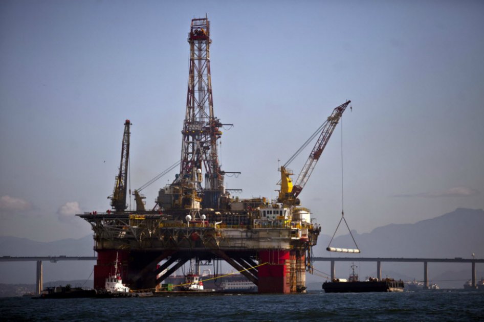 Precios del petróleo aumentan tras conocerse reservas de EE.UU.