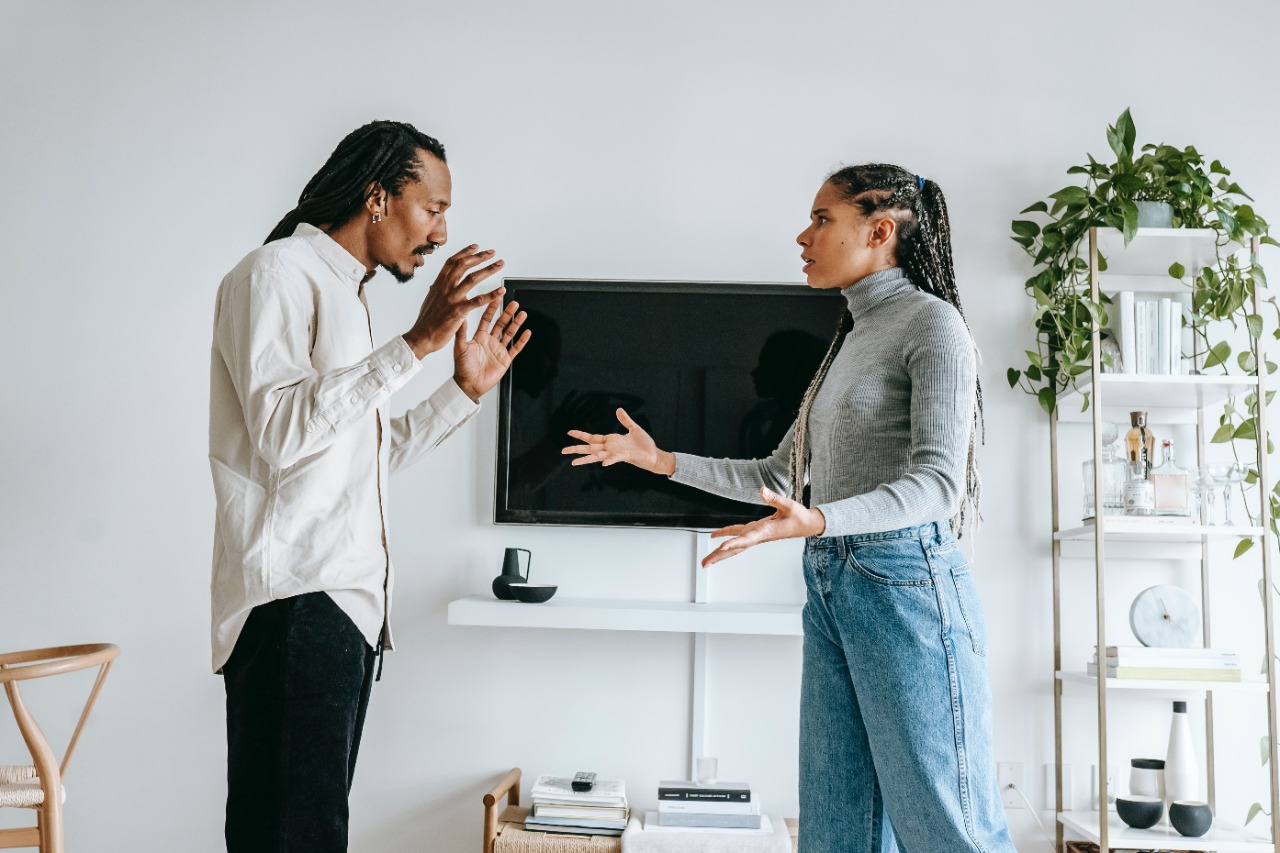 ¿Irse de la casa siempre es causal de divorcio?
