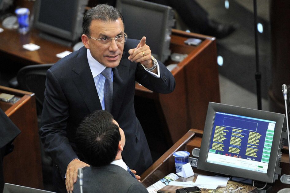 No es delito reunirse con las Farc sin permiso: Roy Barreras