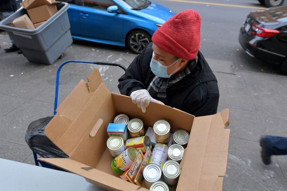 Millones de personas en EE. UU. recurren a la caridad para alimentarse en la pandemia