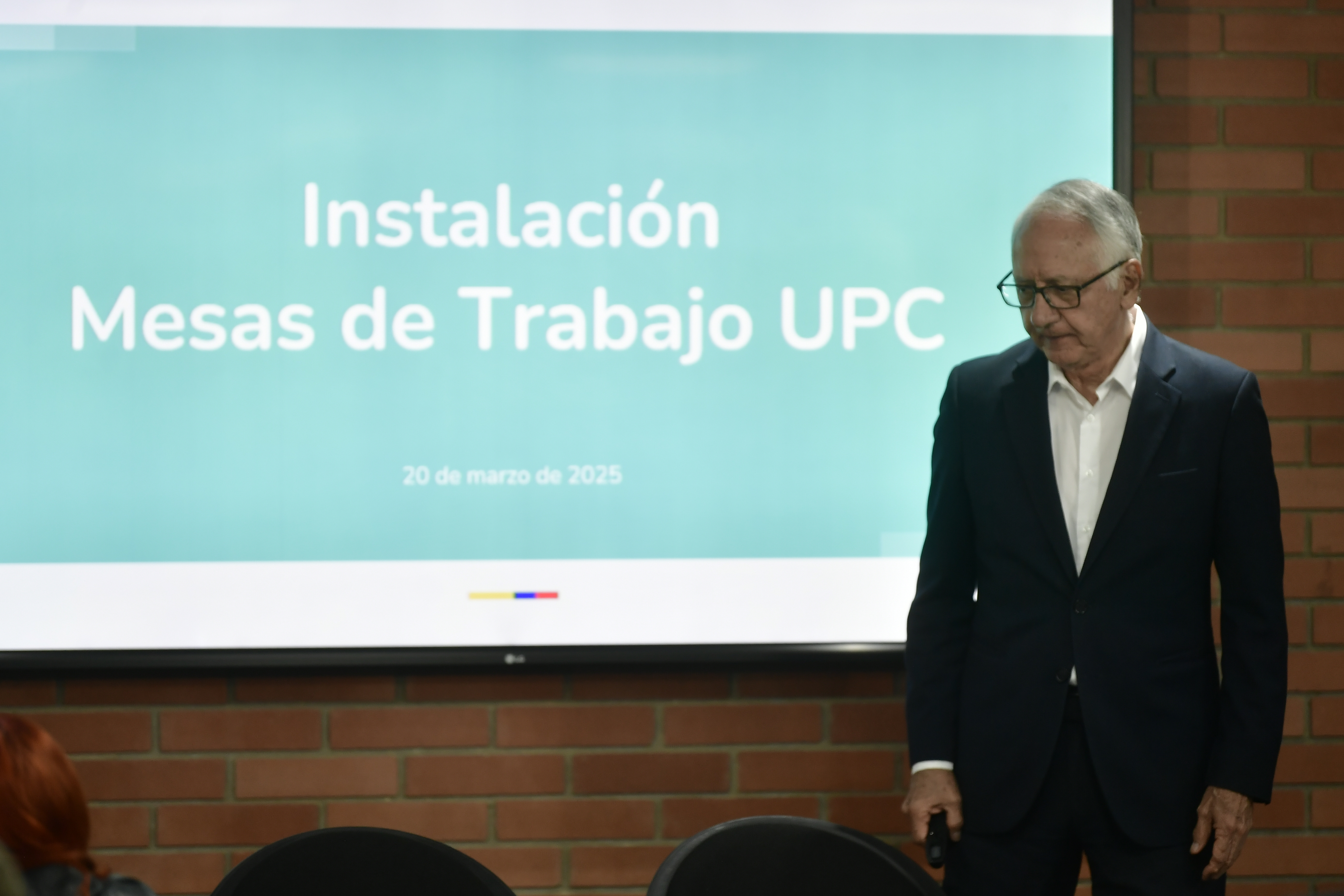 Ministro de Salud durante la instalación de la mesa de trabajo ordenada por la Corte Constitucional para ajustar la Unidad de Pago por Capitación (UPC) de 2024, declarada previamente insuficiente.