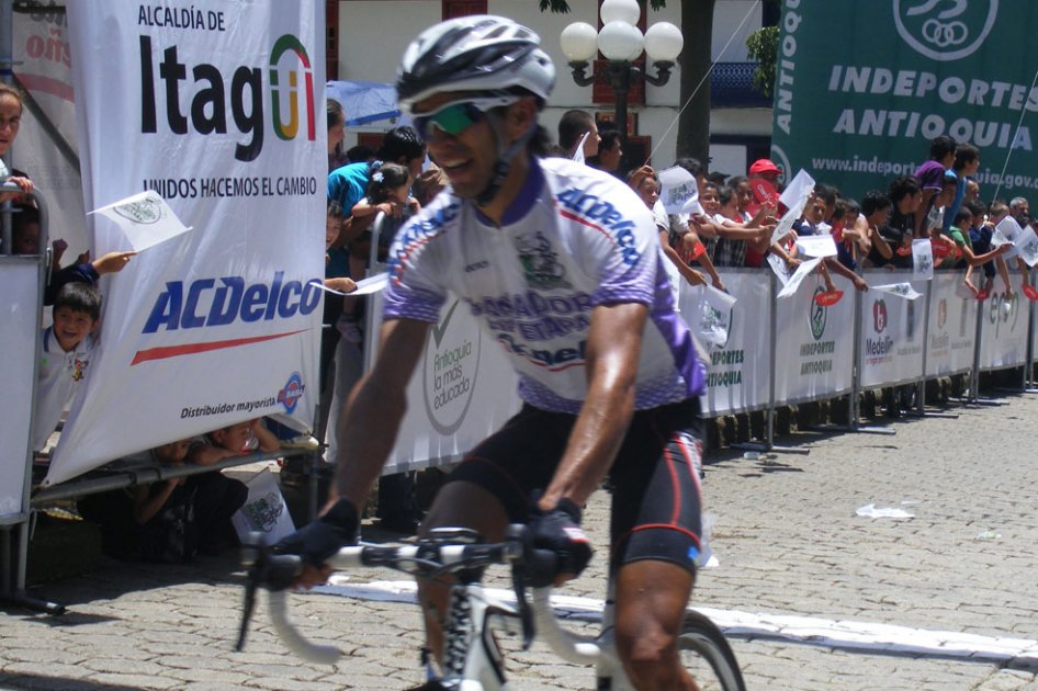 Cristian Montoya ganó segunda etapa de Vuelta a Antioquia
