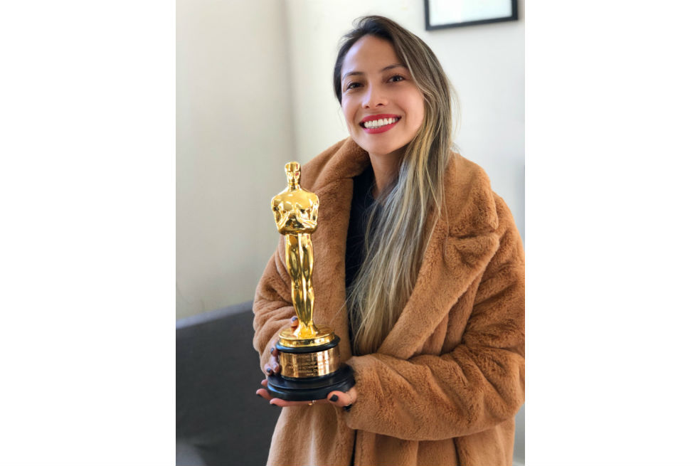 María Manrique, una colombiana con un Óscar en las manos