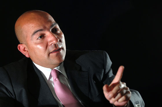 Juez cuestionó «falta de claridad» en principio de oportunidad de Julio Gómez