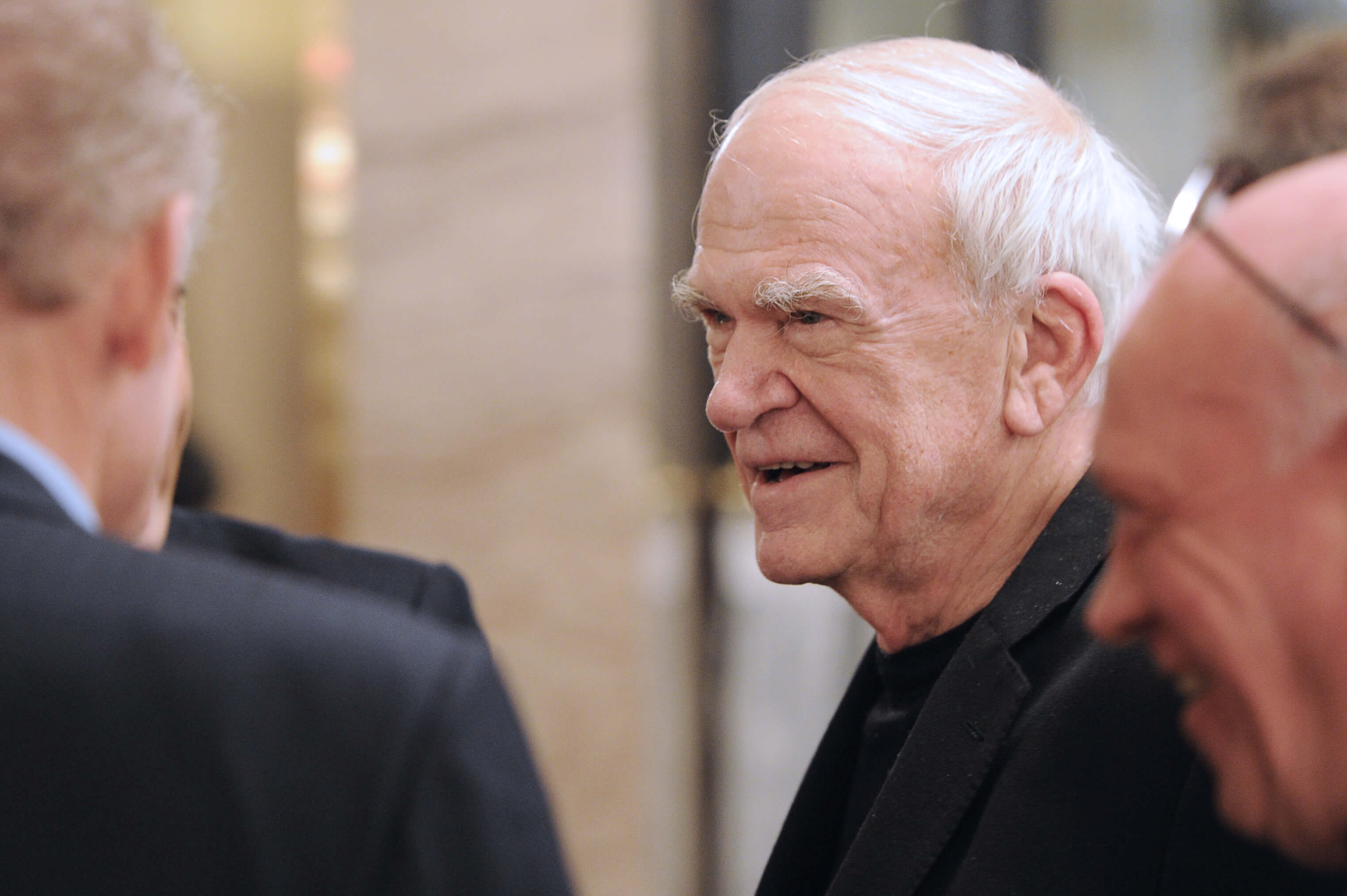 El escritor Milan Kundera recupera la nacionalidad checa