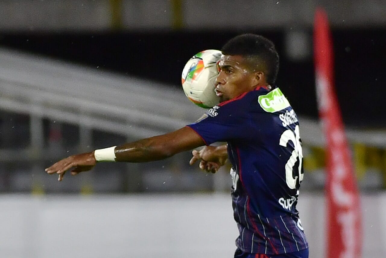 Santa Fe rescató un empate en El Campín, cuando parecía que Junior daba el golpe en la ida de la semifinal. Todo se definirá la próxima semana en la vuelta que se jugará en Barranquilla. Estas fueron las mejores imágenes.
