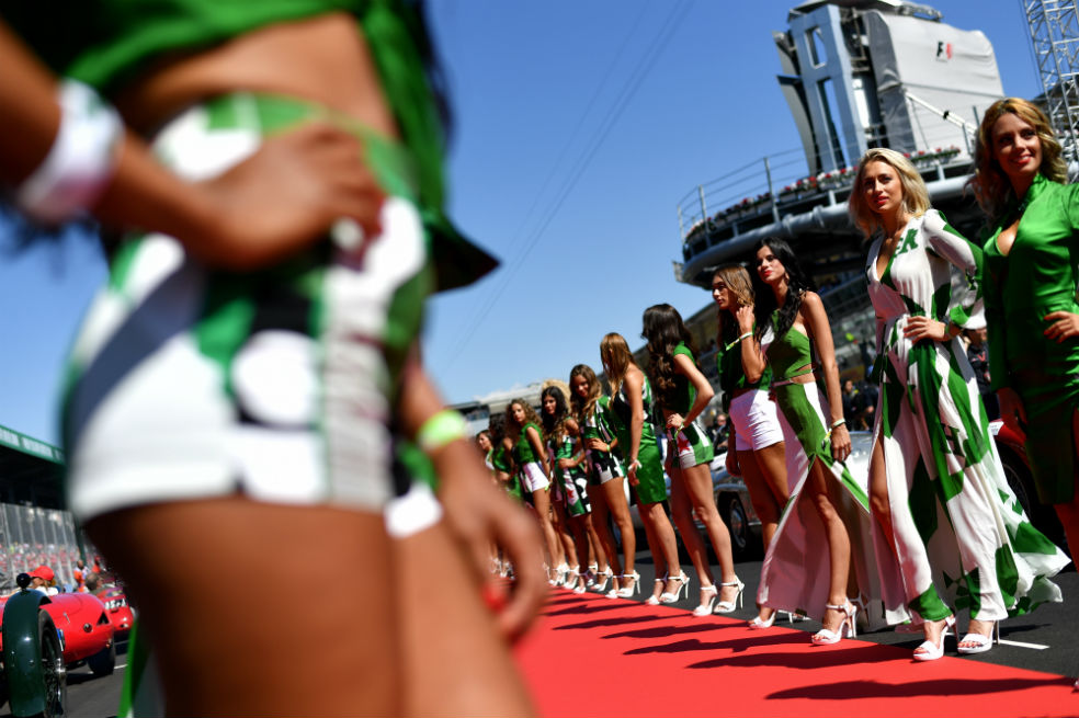La F1 reemplaza a las modelos en las parrillas por niños