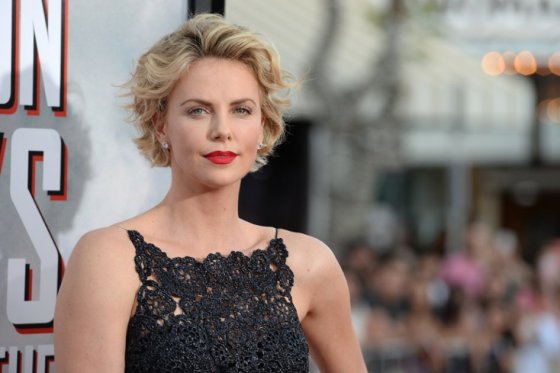 Charlize Theron cumple 40 años sin Sean Penn y con nuevo hijo