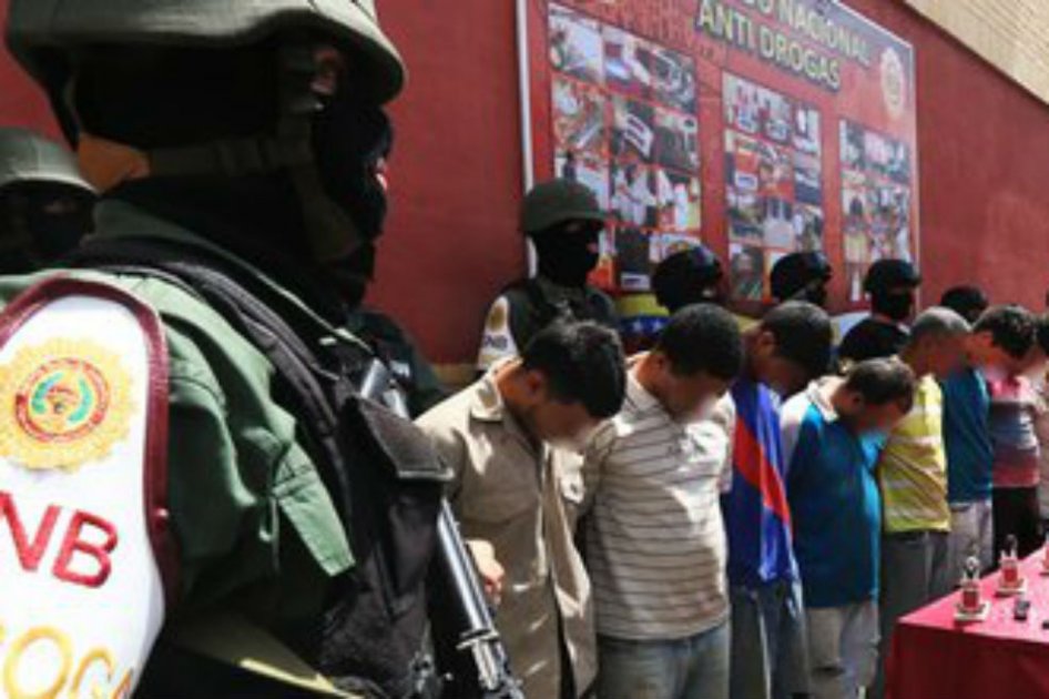 Venezuela detiene a miembros de supuesta red de narcotráfico liderada por colombianos