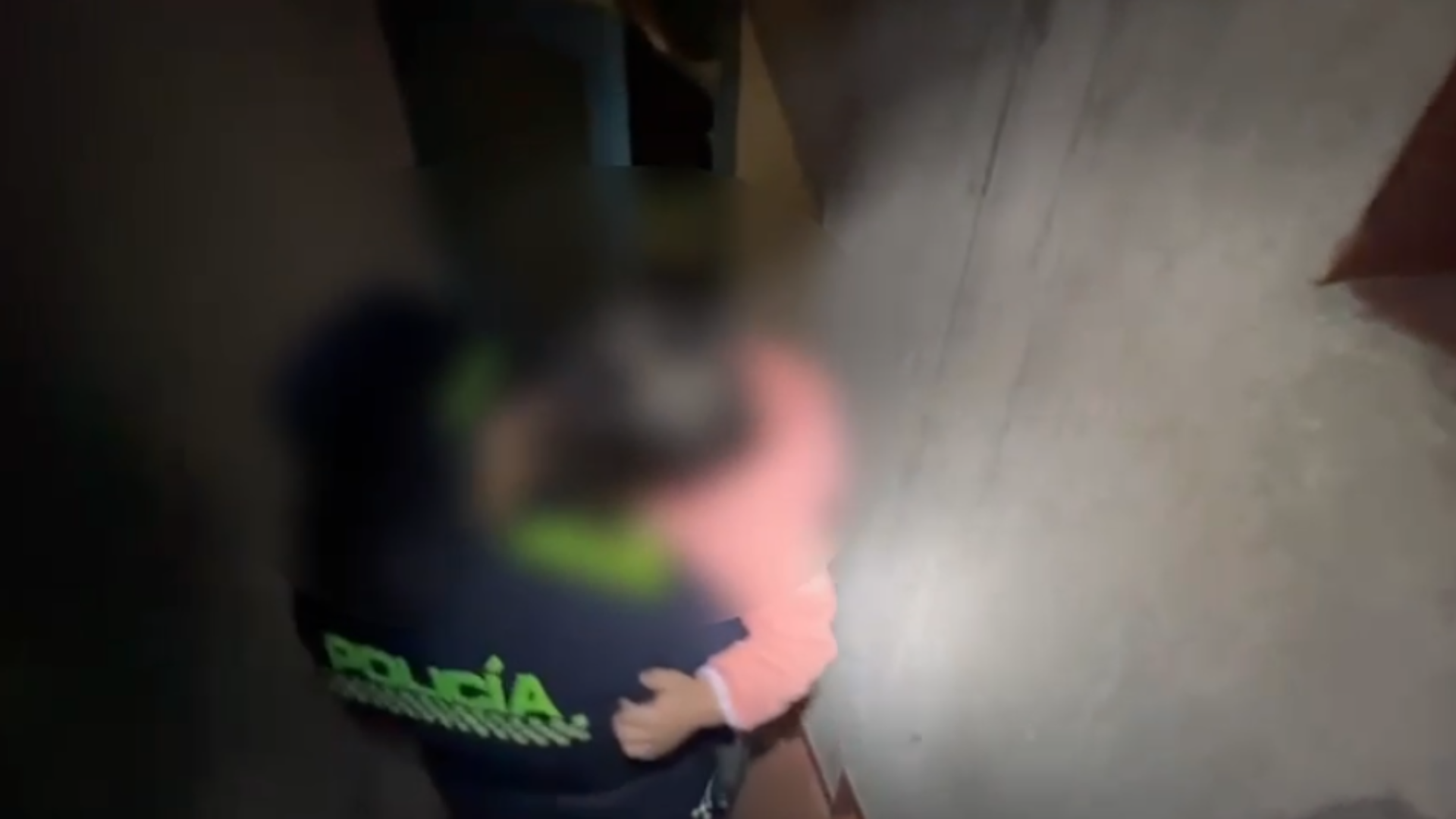 Encuentran a menor de 3 años sola en una vivienda de Usaquén: su llanto alertó a vecinos
