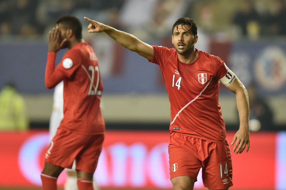 Claudio Pizarro, descartado por Gareca para el partido contra Paraguay