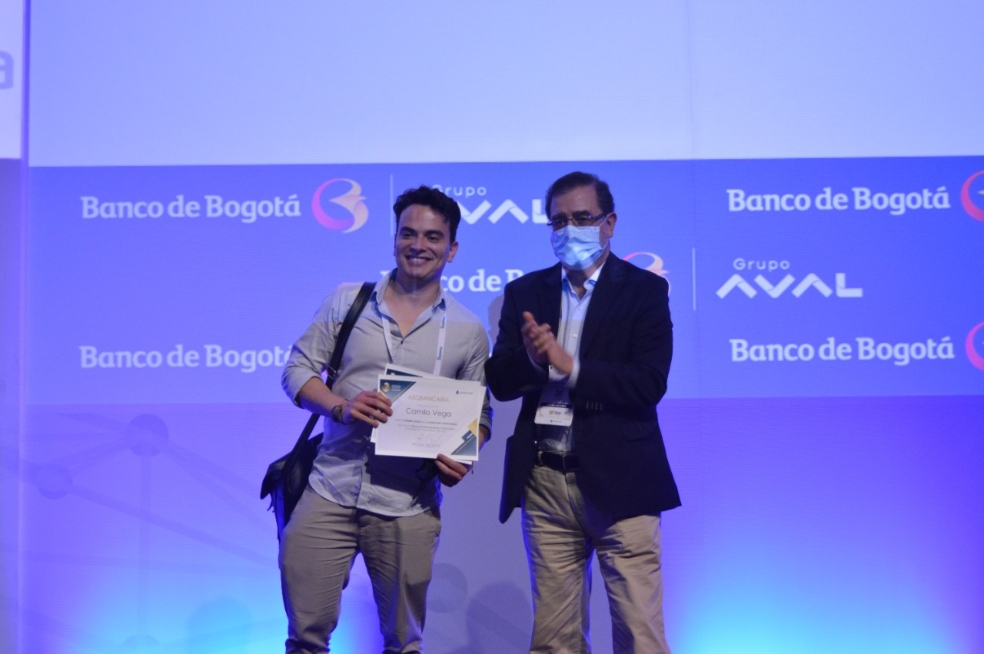 Periodistas de El Espectador ganan Premio de Periodismo Financiero de Asobancaria