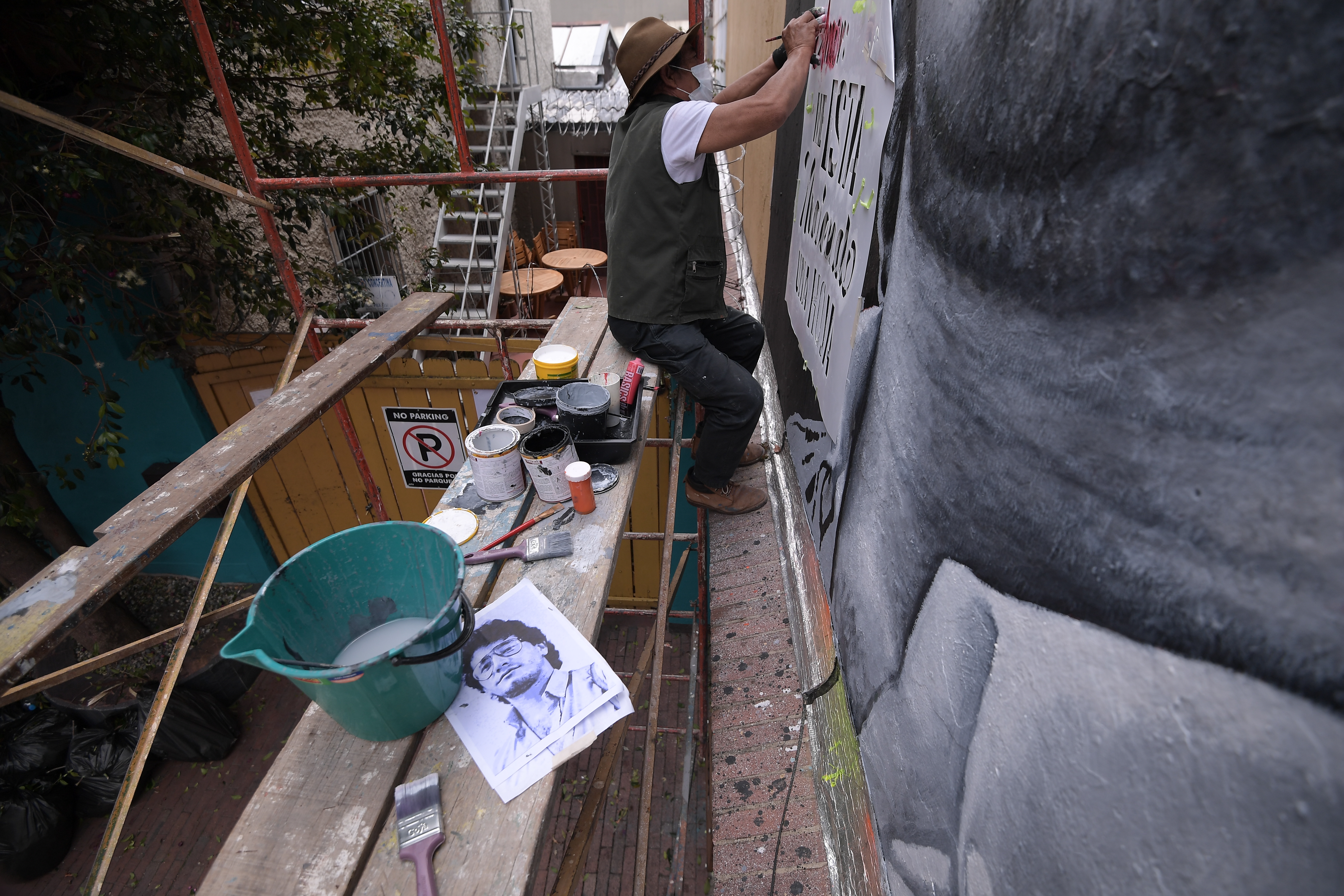 Diez becas de $8 millones para artistas del espacio público en Bogotá