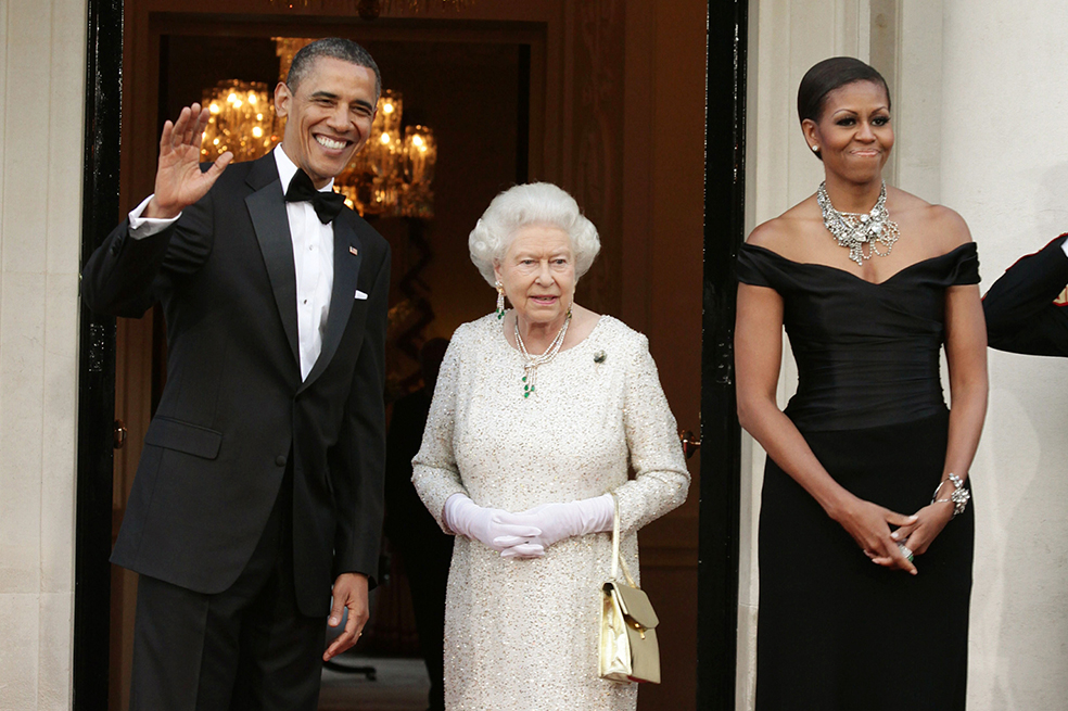 Celebridades y políticos reaccionan a la muerte de la Reina Isabel II