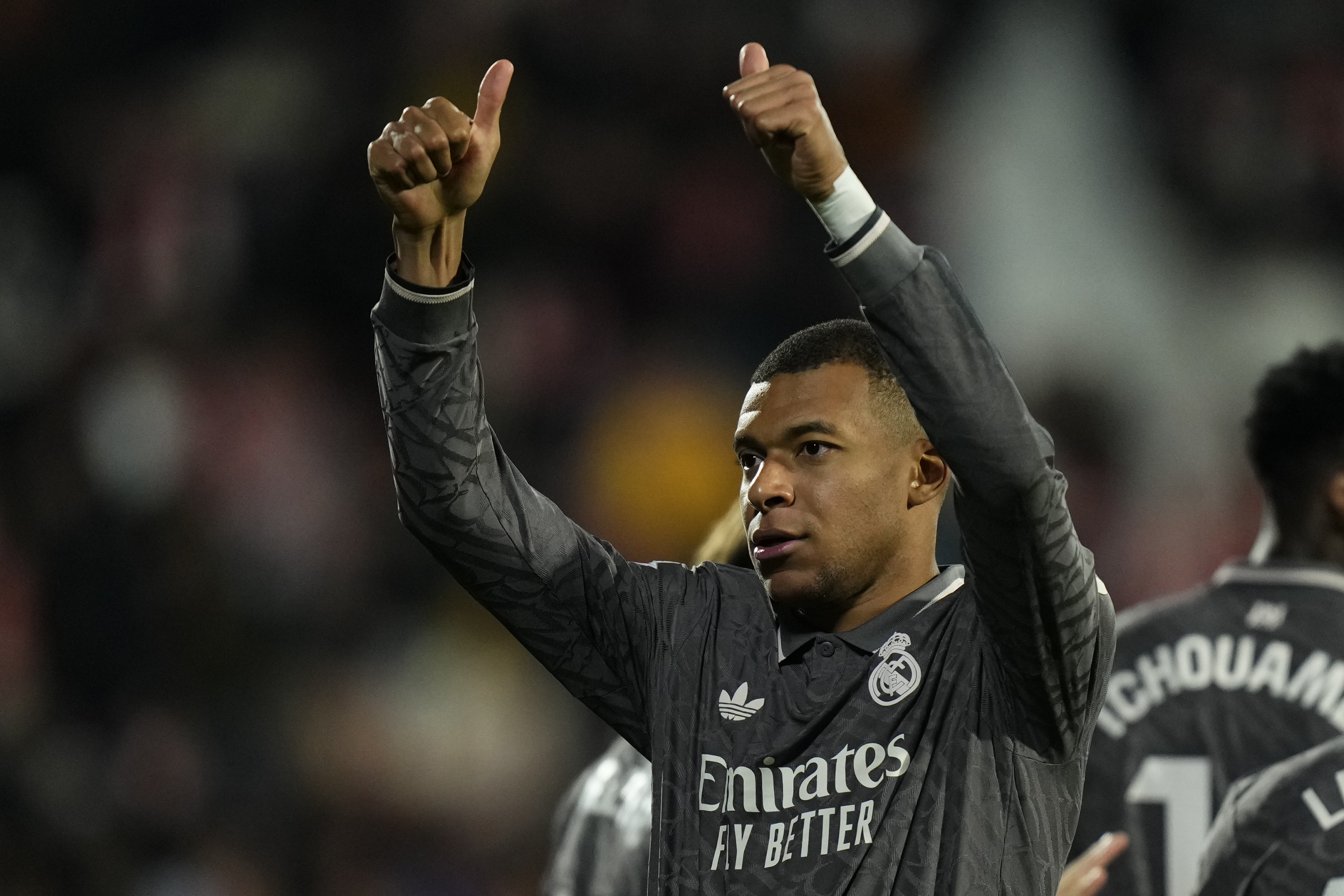 Real Madrid le ganó al Girona y se acerca nuevamente al Barcelona