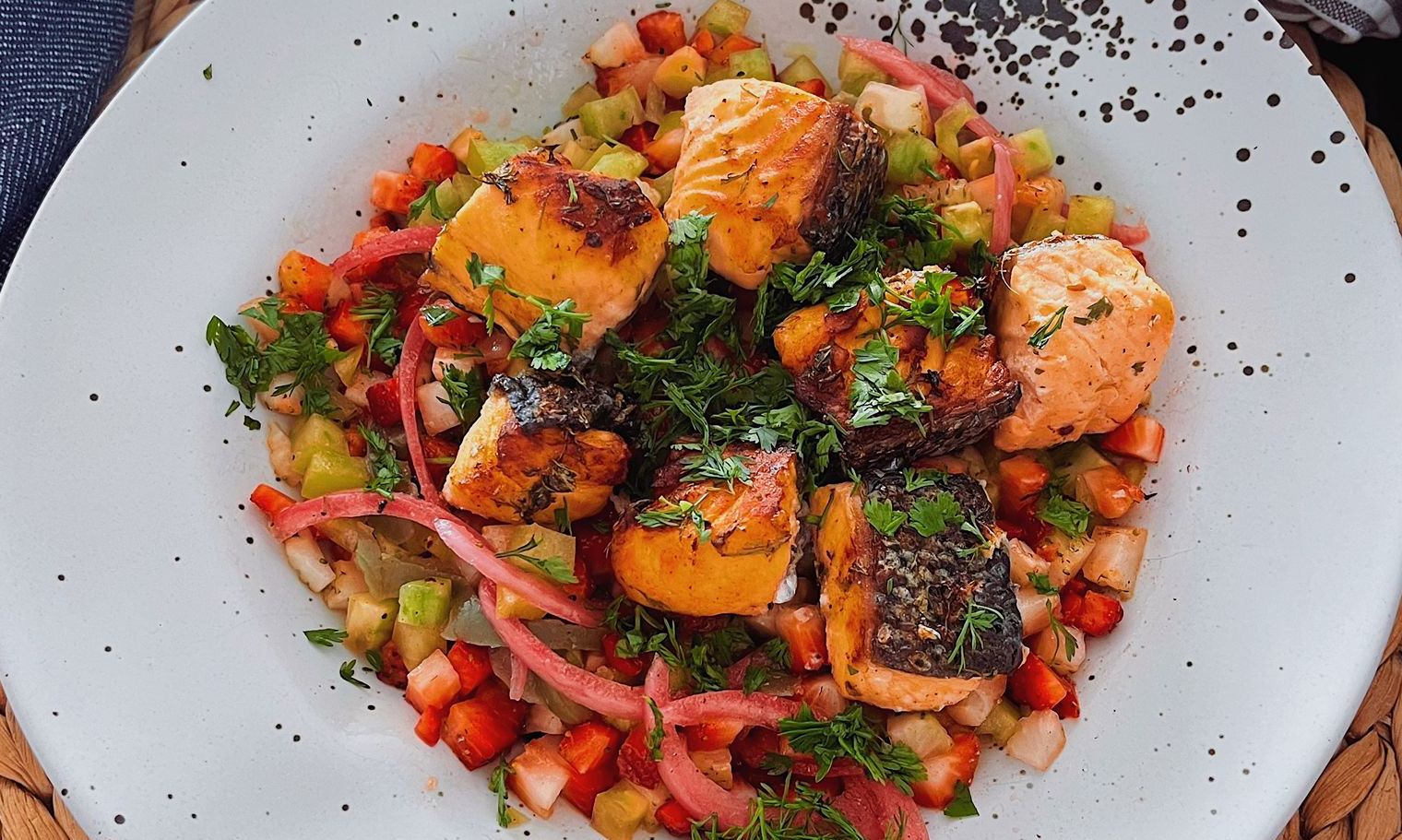 En 15 minutos prepara esta ensalada de salmón