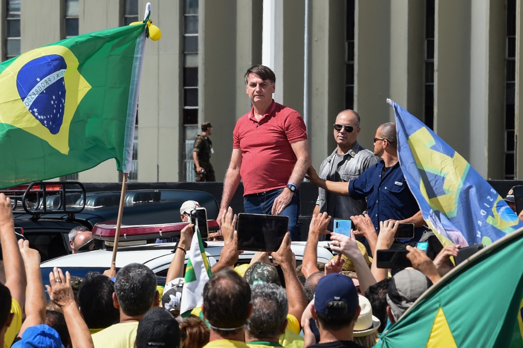 Juez ordena al presidente de Brasil usar tapabocas en lugares públicos