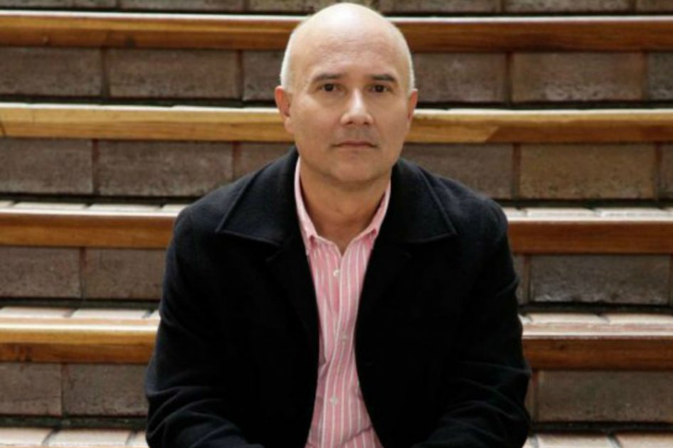Para el título de su novela premiada, “Después y antes de Dios”, Octavio Escobar se inspiró en Juan Carlos Onetti. / Diego Sánchez - “El Tiempo”
