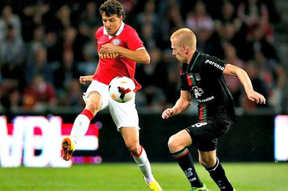 Santiago Arias anotó en la victoria del PSV Eindhoven