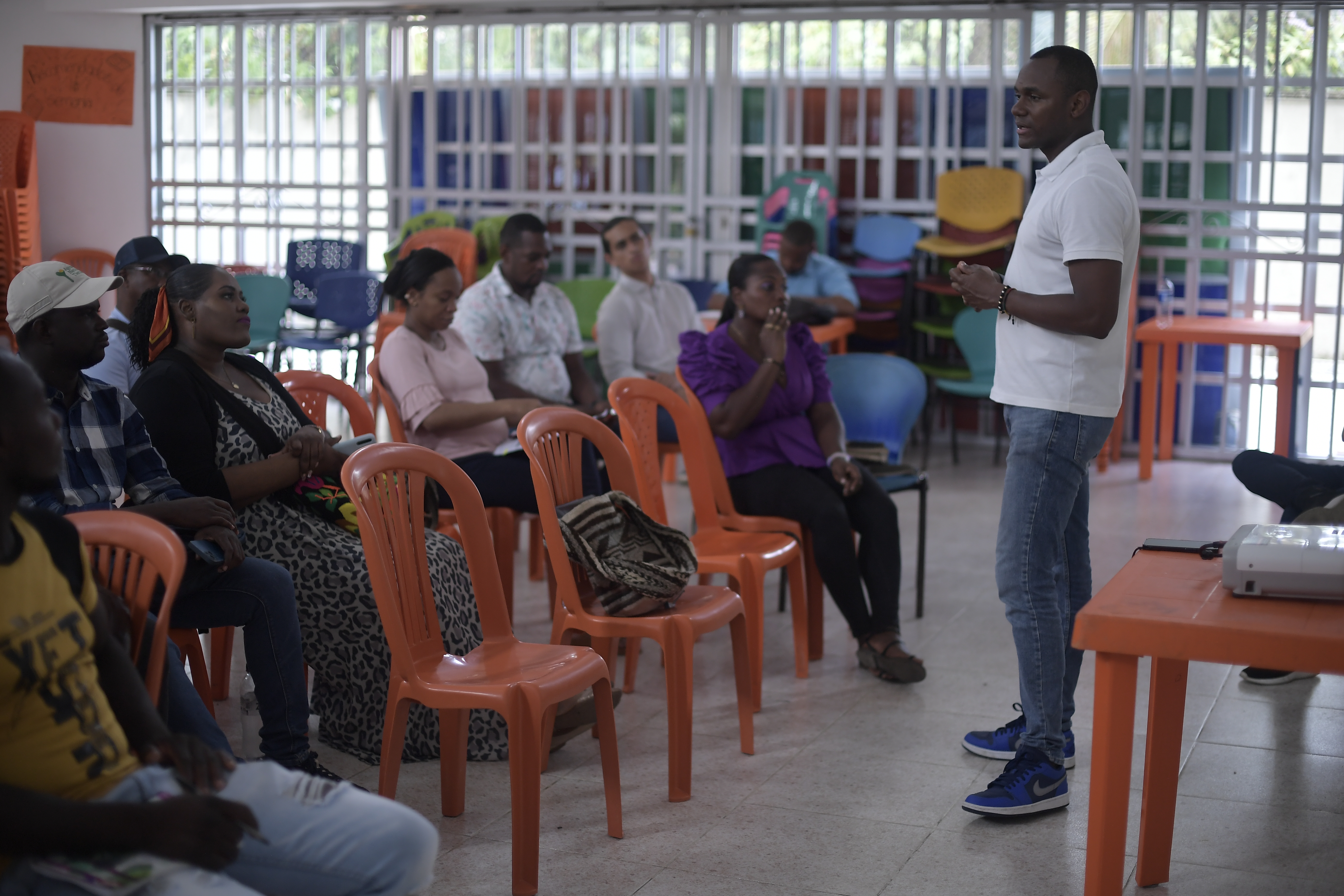 Este abogado chocoano tiene cerca de 20 años de experiencia trabajando con población étnica víctima del conflicto armado.
