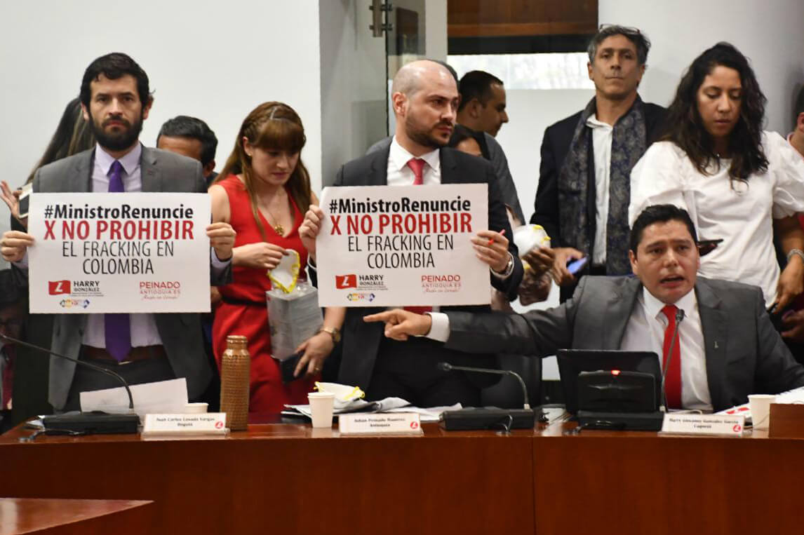 Partido Liberal pide la renuncia del ministro de Ambiente