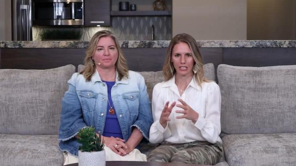 Mamá youtuber que daba consejos de crianza fue condenada por maltrato infantil