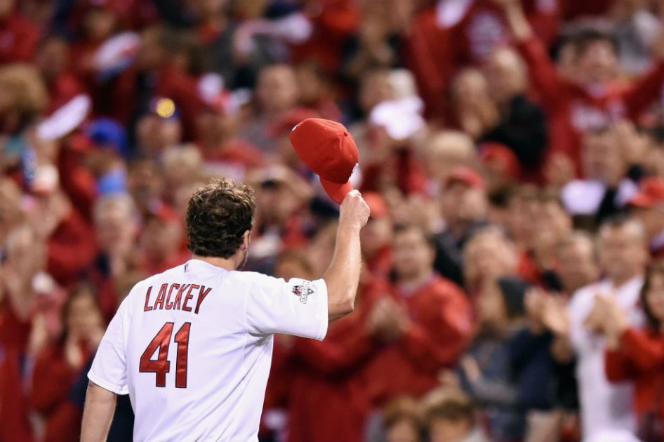 John Lackey lanzador ganador del primer partido entre Cardenales y Cubs. Foto: AFP