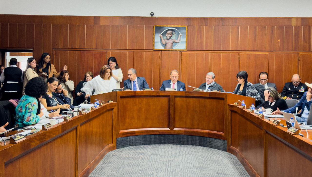 Lo que dejó el debate de control político sobre la protección de tiburones en Colombia