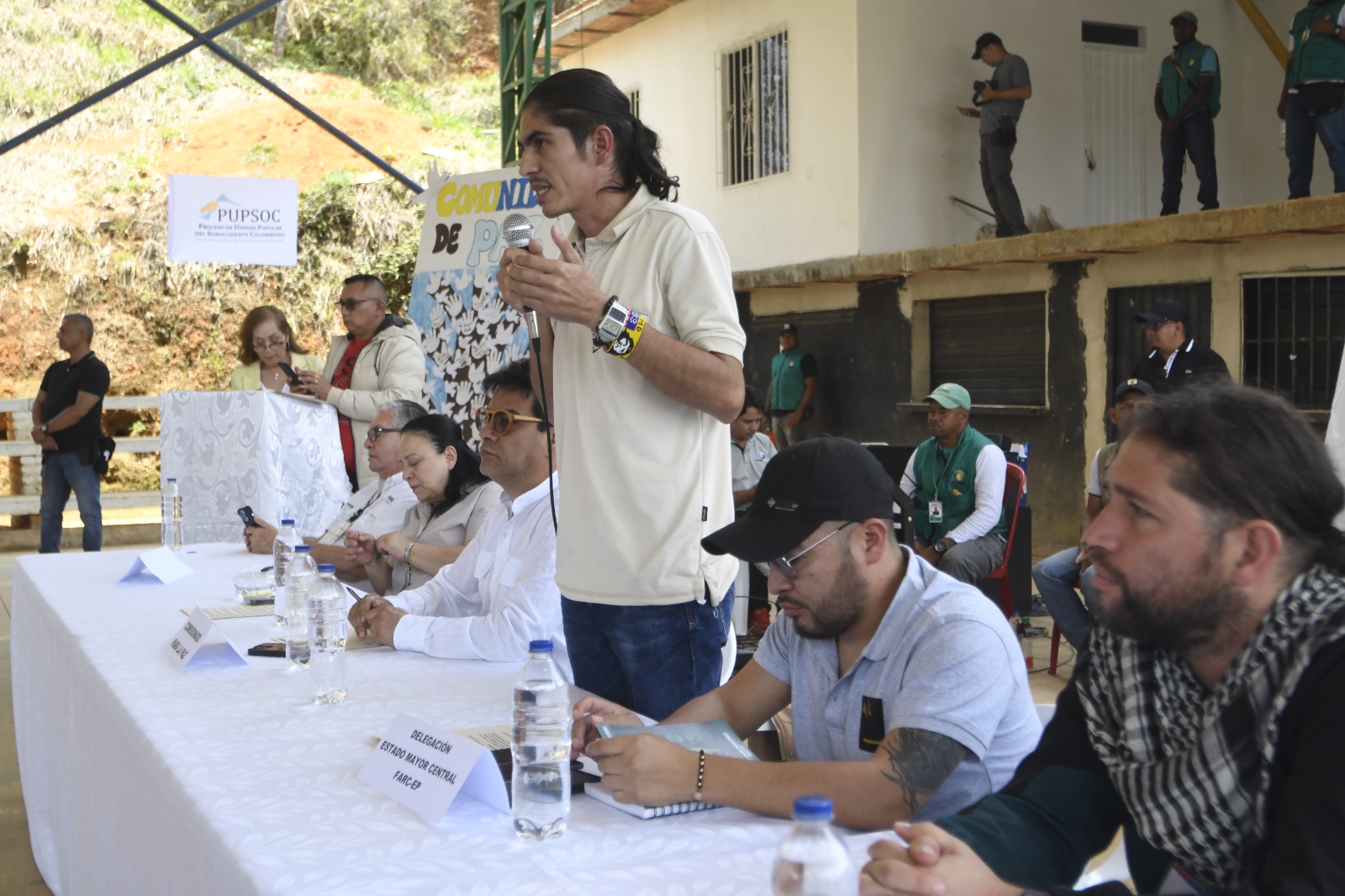 Gobierno acuerda cese al fuego por 10 meses con disidencia de FARC de Iván Mordisco