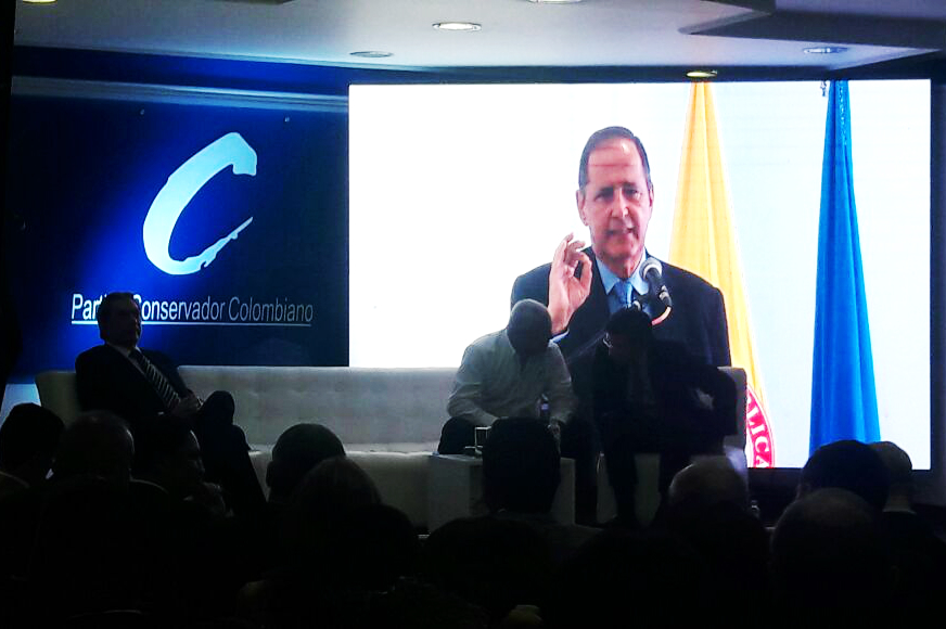 Juan Camilo Restrepo pidió a los conservadores apoyar los procesos de paz