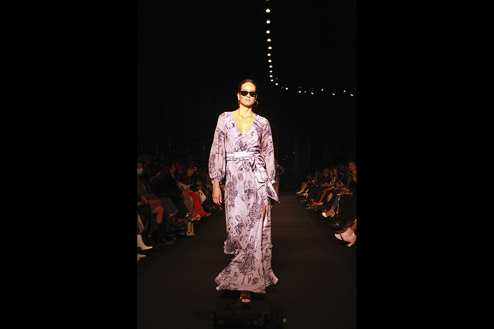 la apertura del Bogota Fashion Week inicio en bogota en el centro de convenciones Agora Bogota este 19 de mayo con tres desfiles y la presencia de la reconocido diseñador Estefan Paloemango